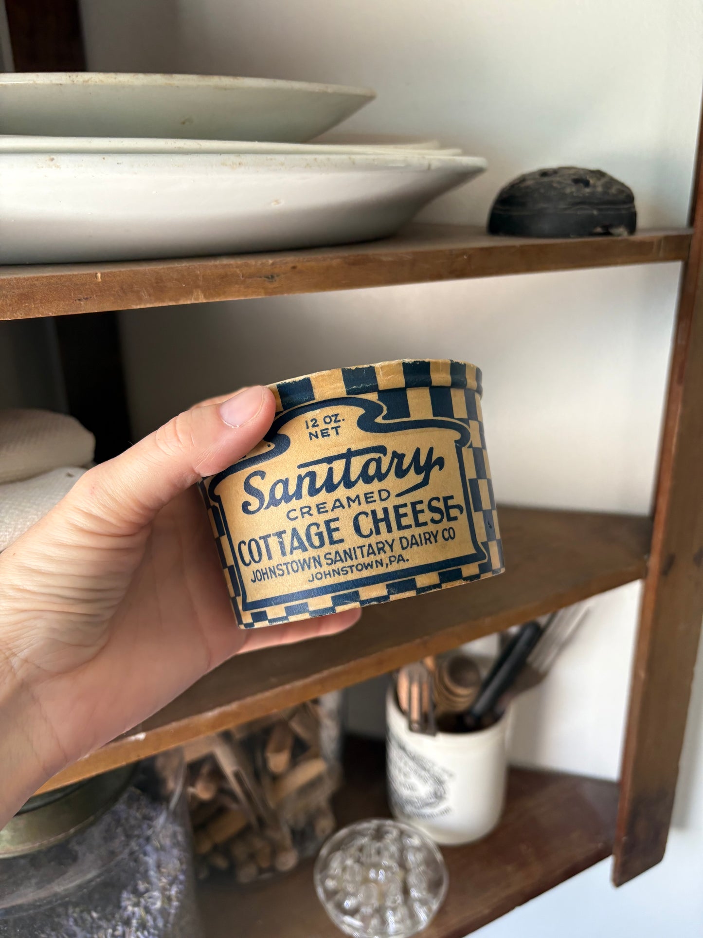 Vintage cardboard cottage cheese container