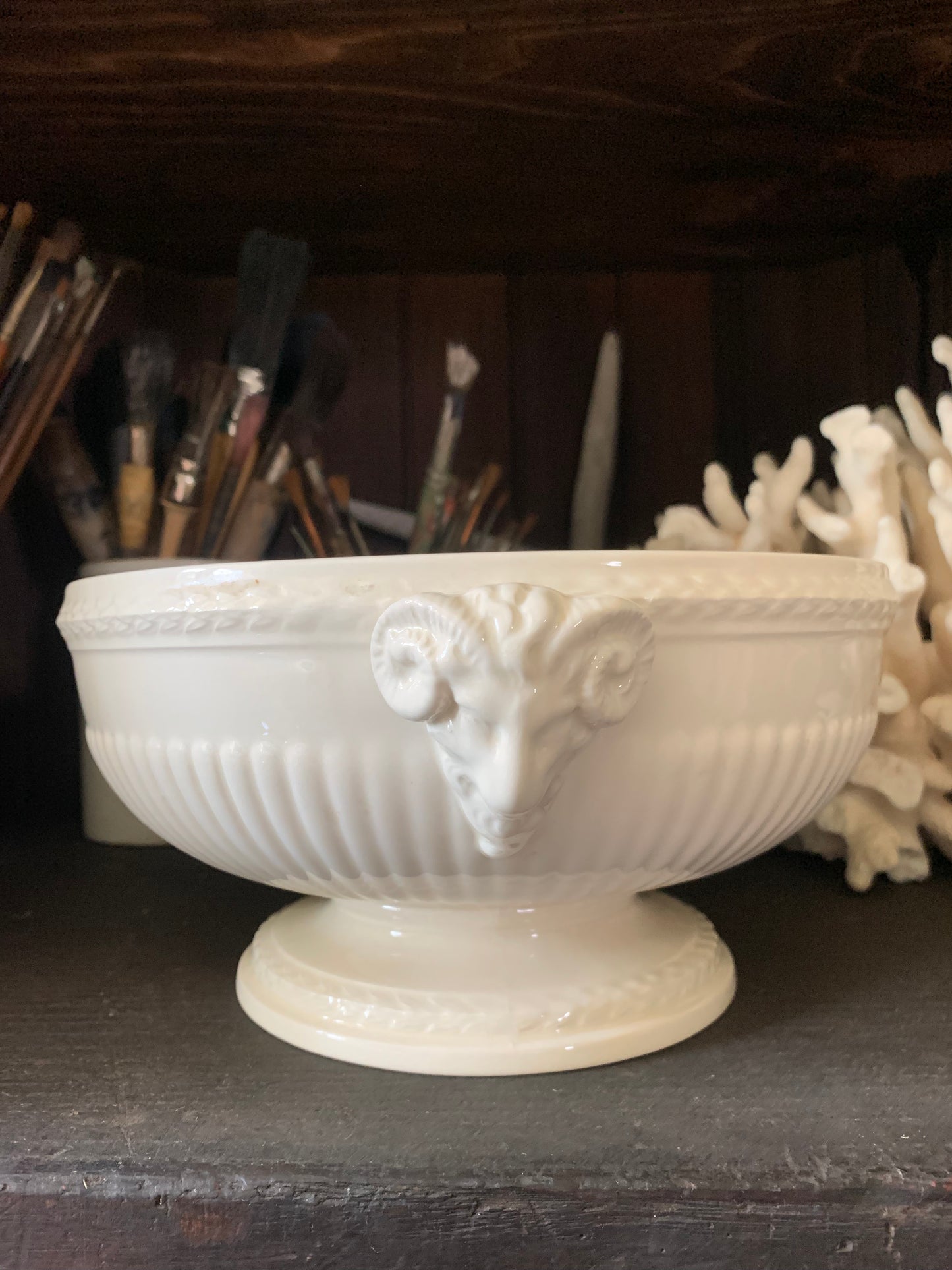 Vintage wedge wood ram head footed bowl