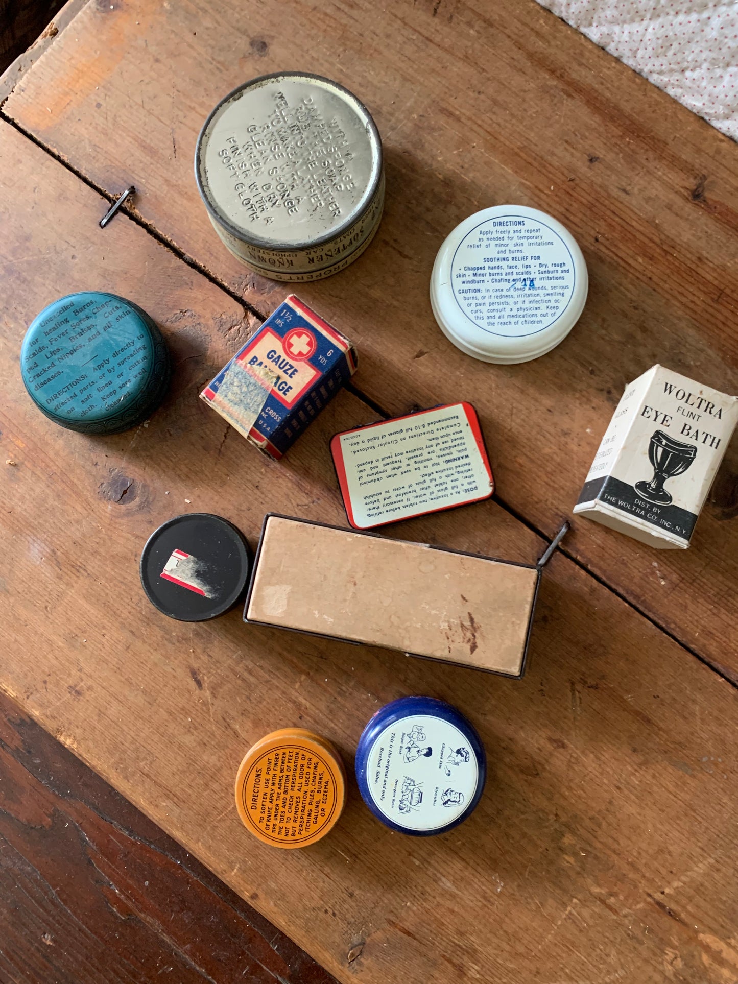 Vintage tin | medicine lot