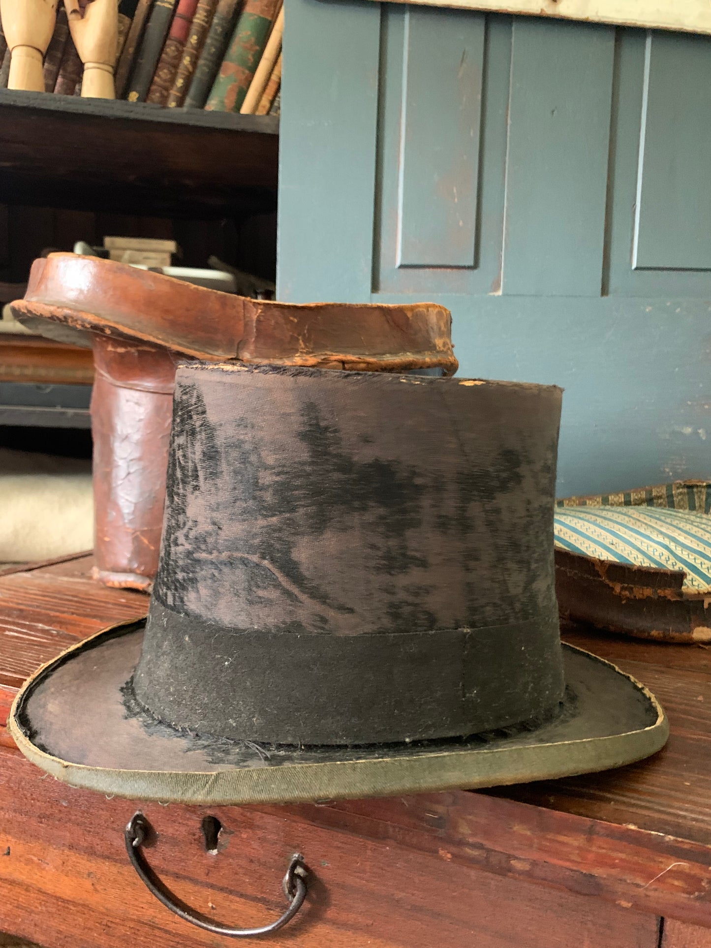 Antique 1800s leather hat box with original hat