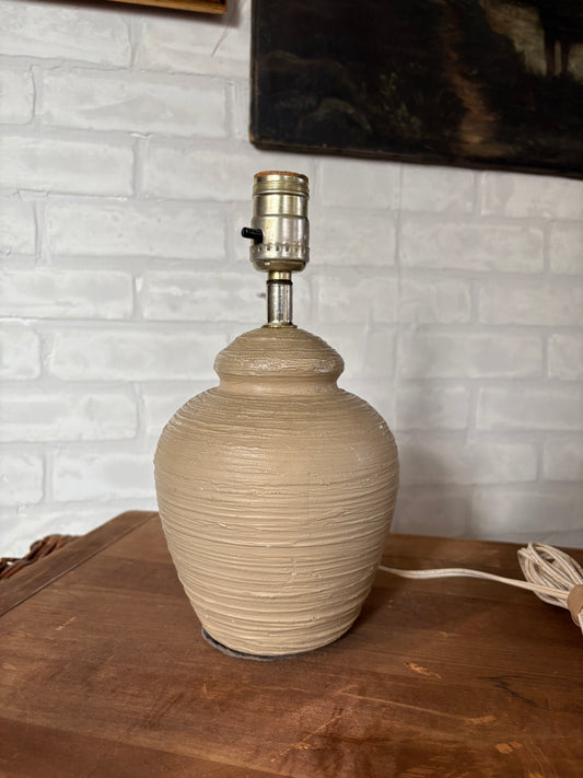 Vintage tan small pottery lamp