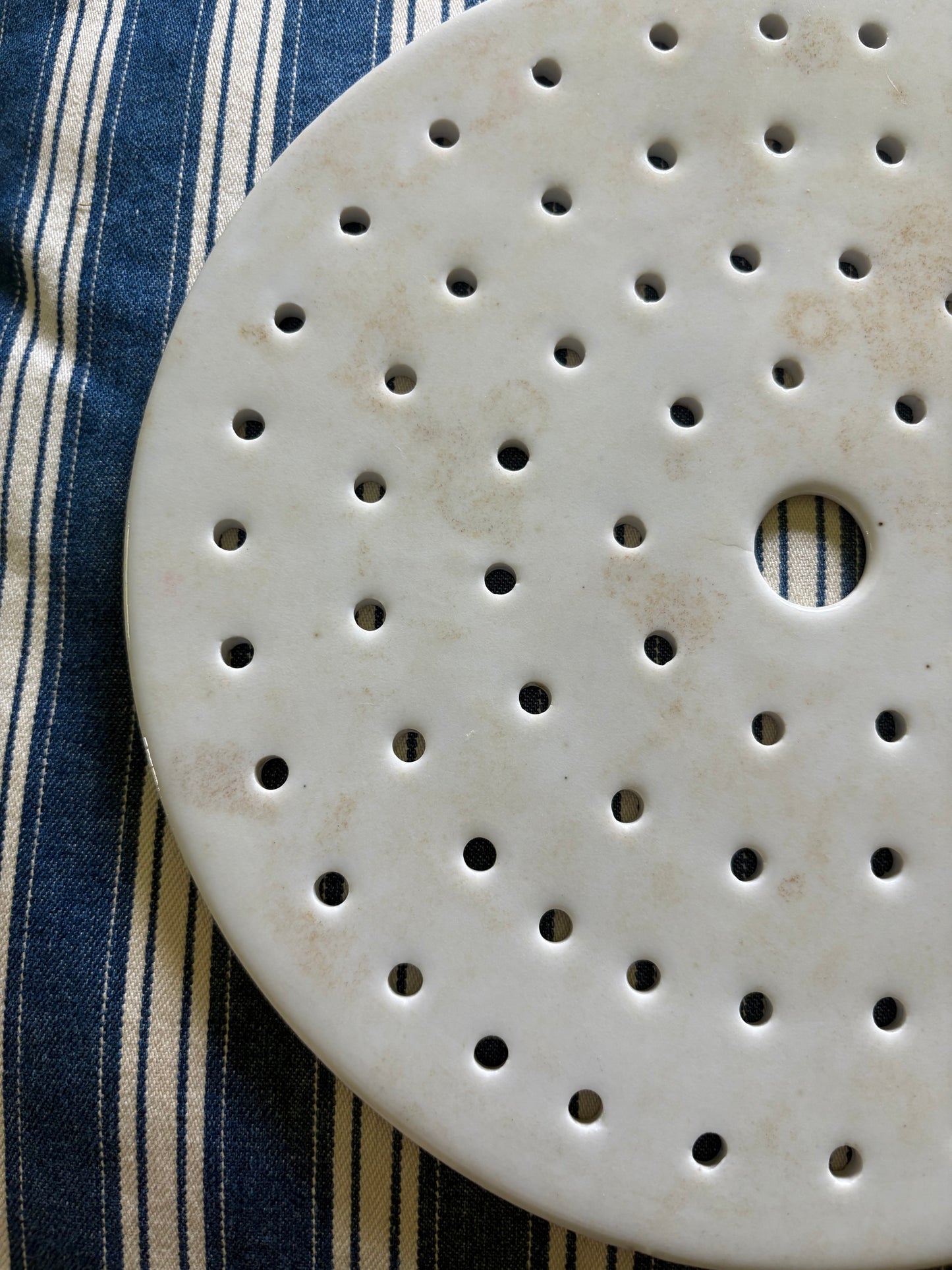 Vintage crazed porcelain drain plate