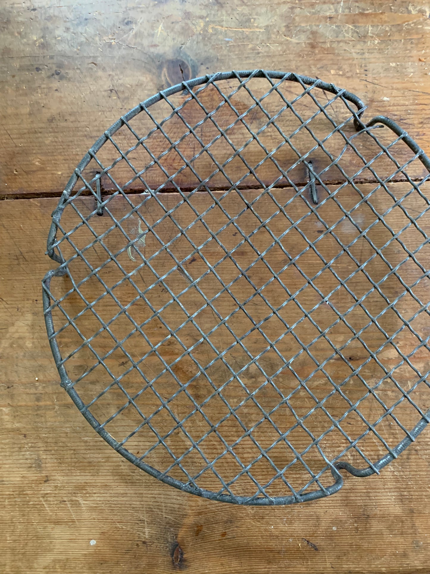 Antique wire cooling rack