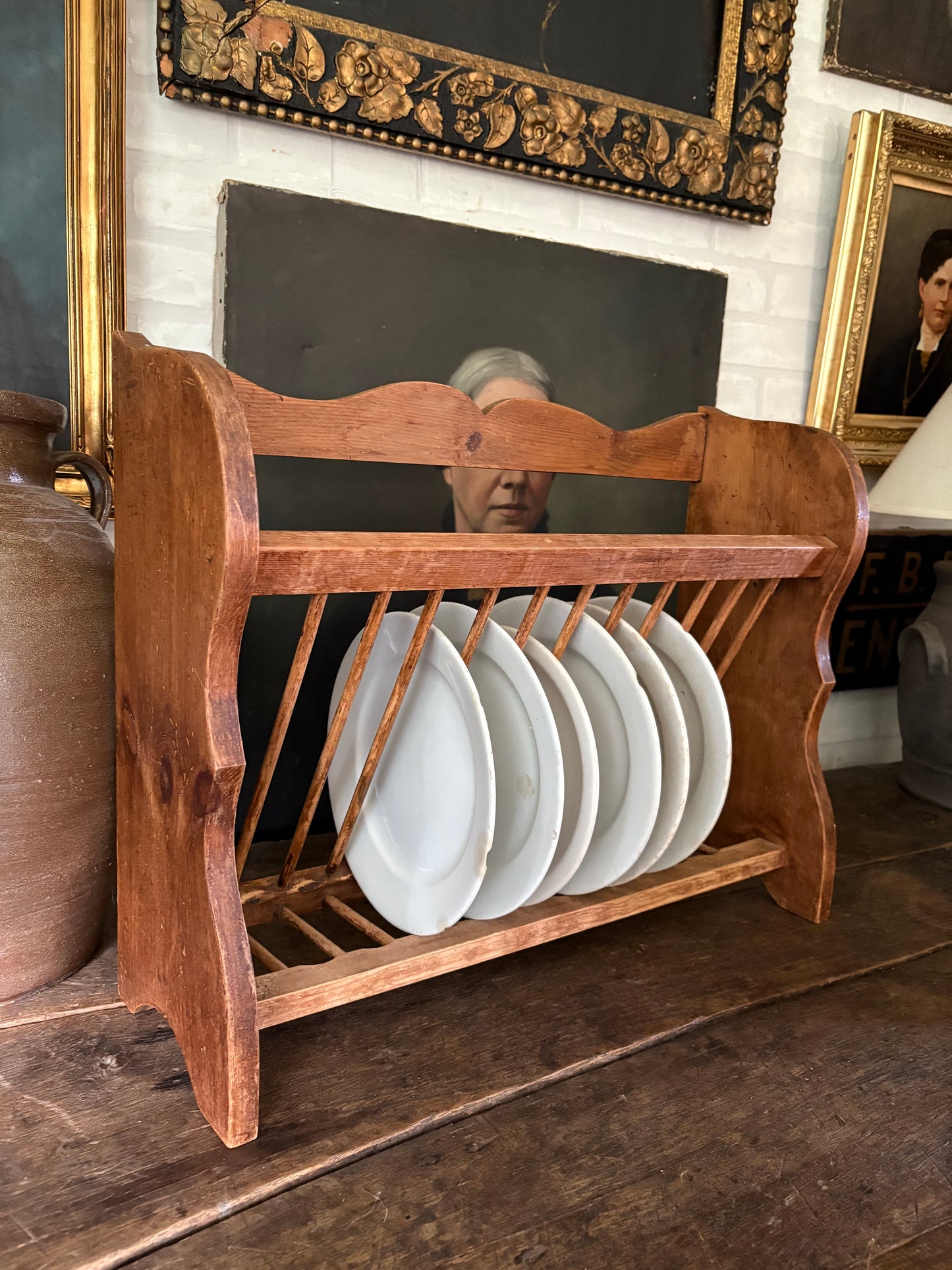 Vintage wooden wall plate rack with scallop detail
