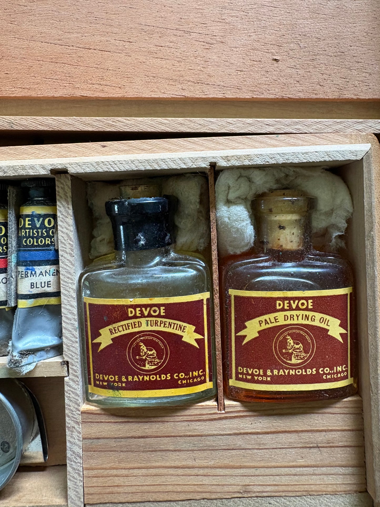 Vintage art supply box | paint & paint palette