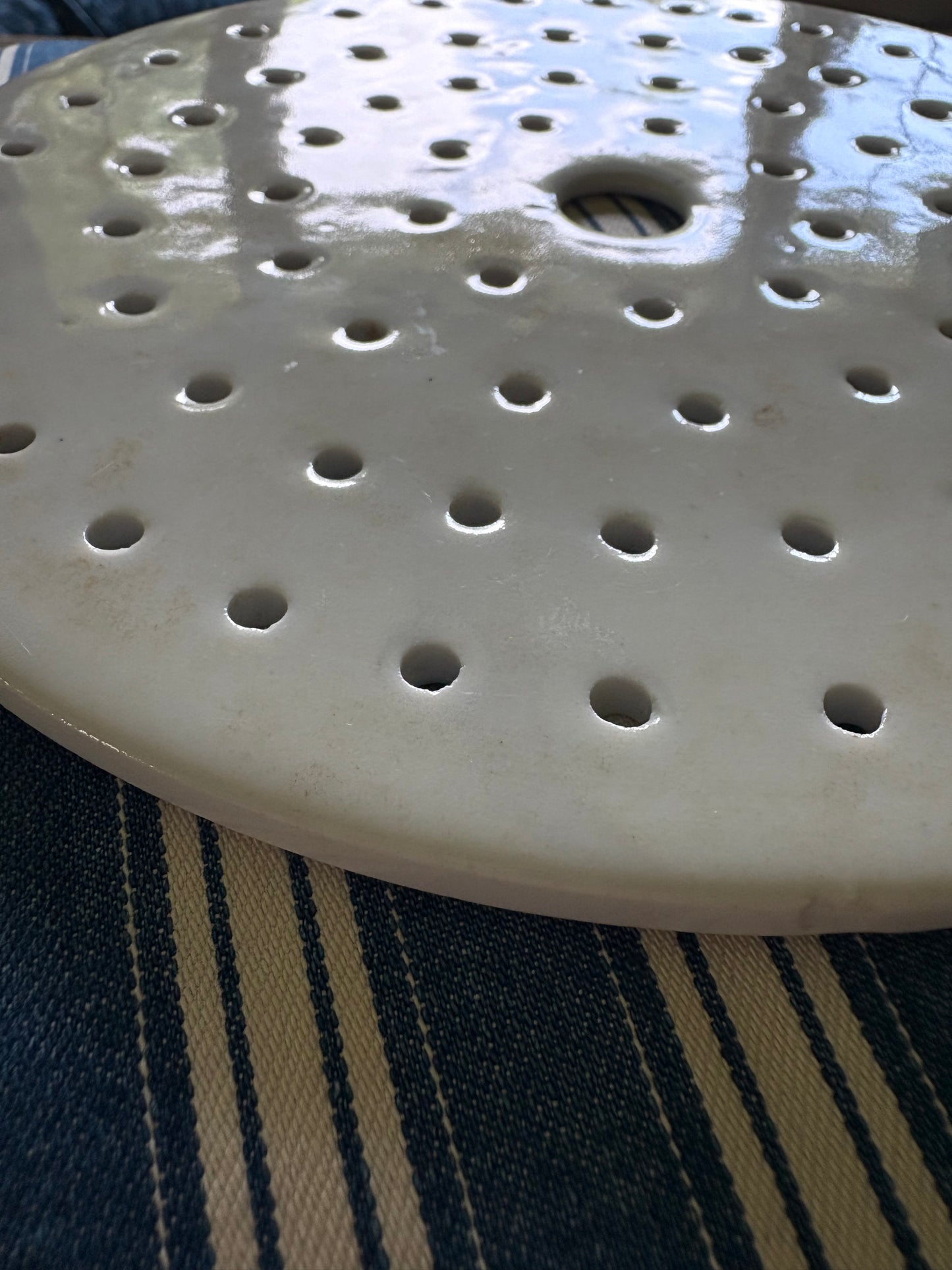 Vintage crazed porcelain drain plate