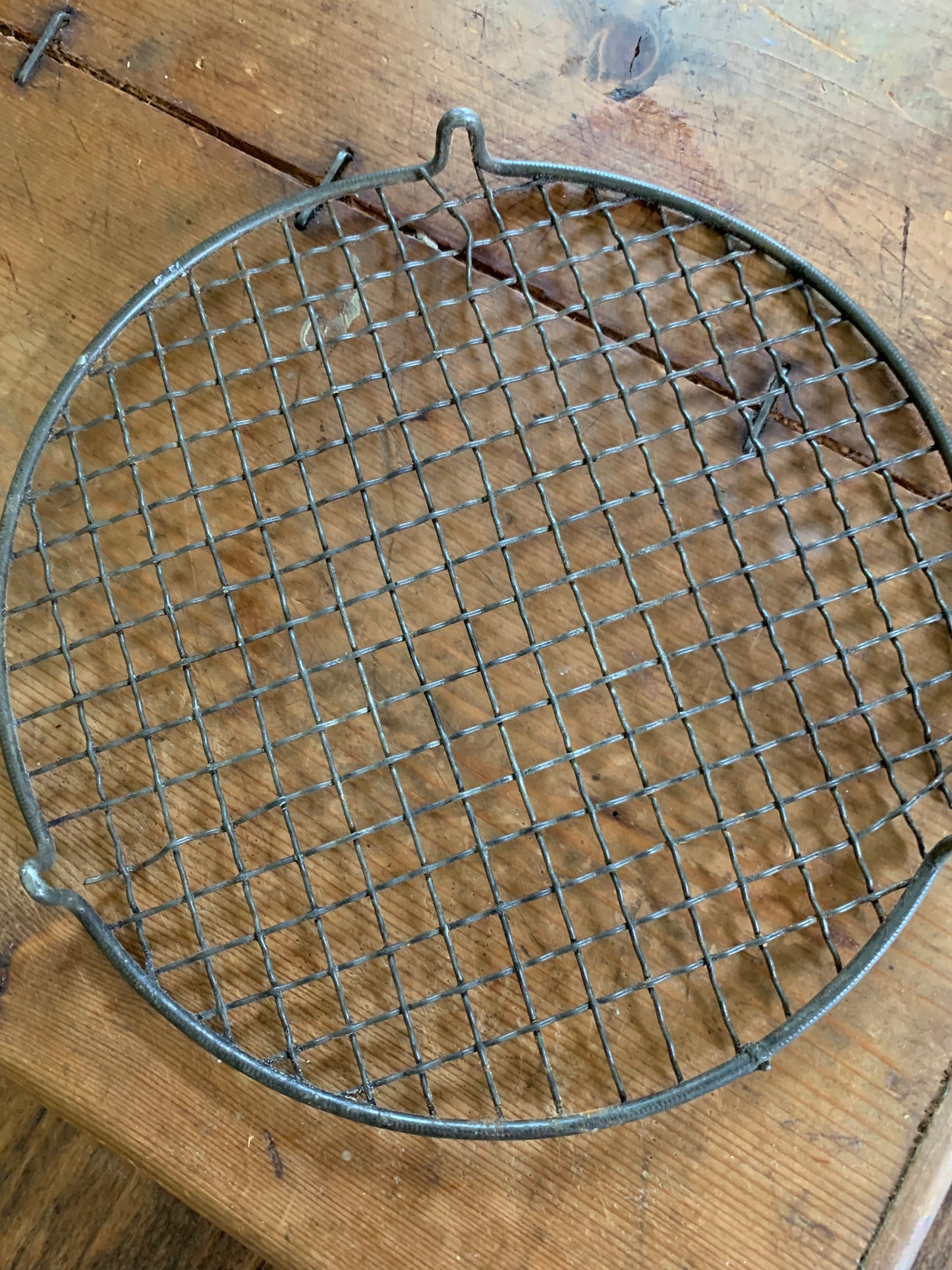 Antique wire cooling rack