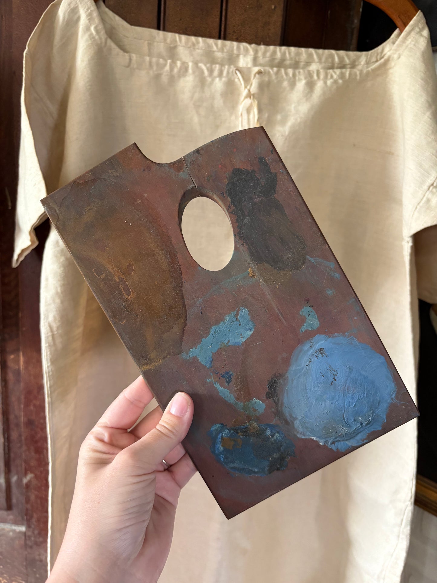Antique art palette