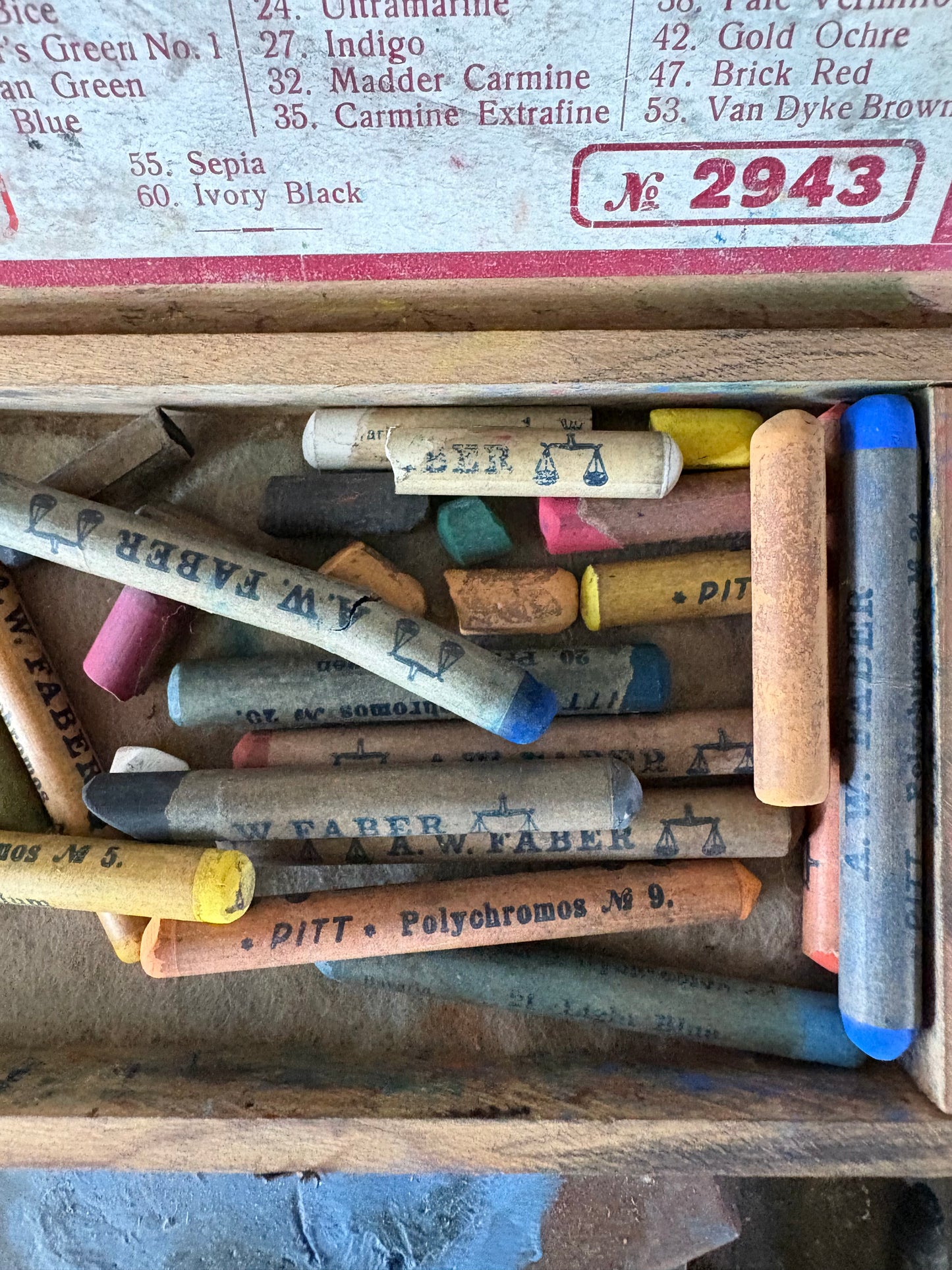 Vintage chalk box | art supplies