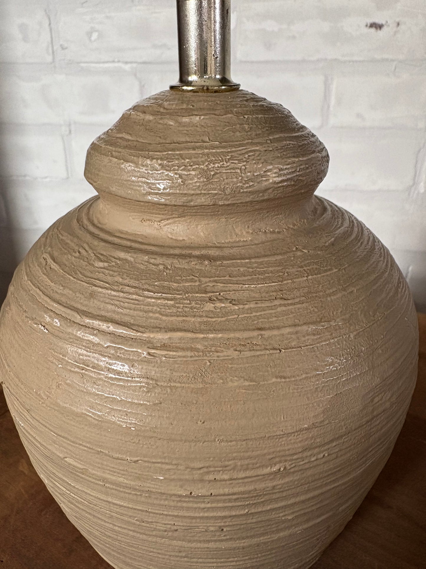 Vintage tan small pottery lamp