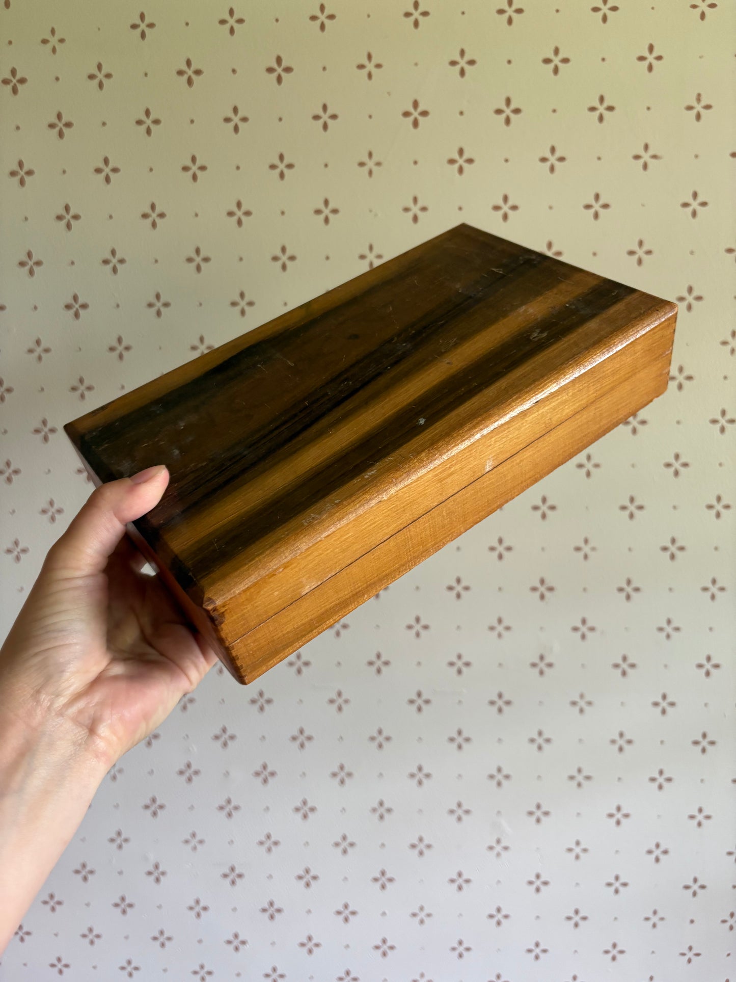 Vintage art supply box | paint & paint palette