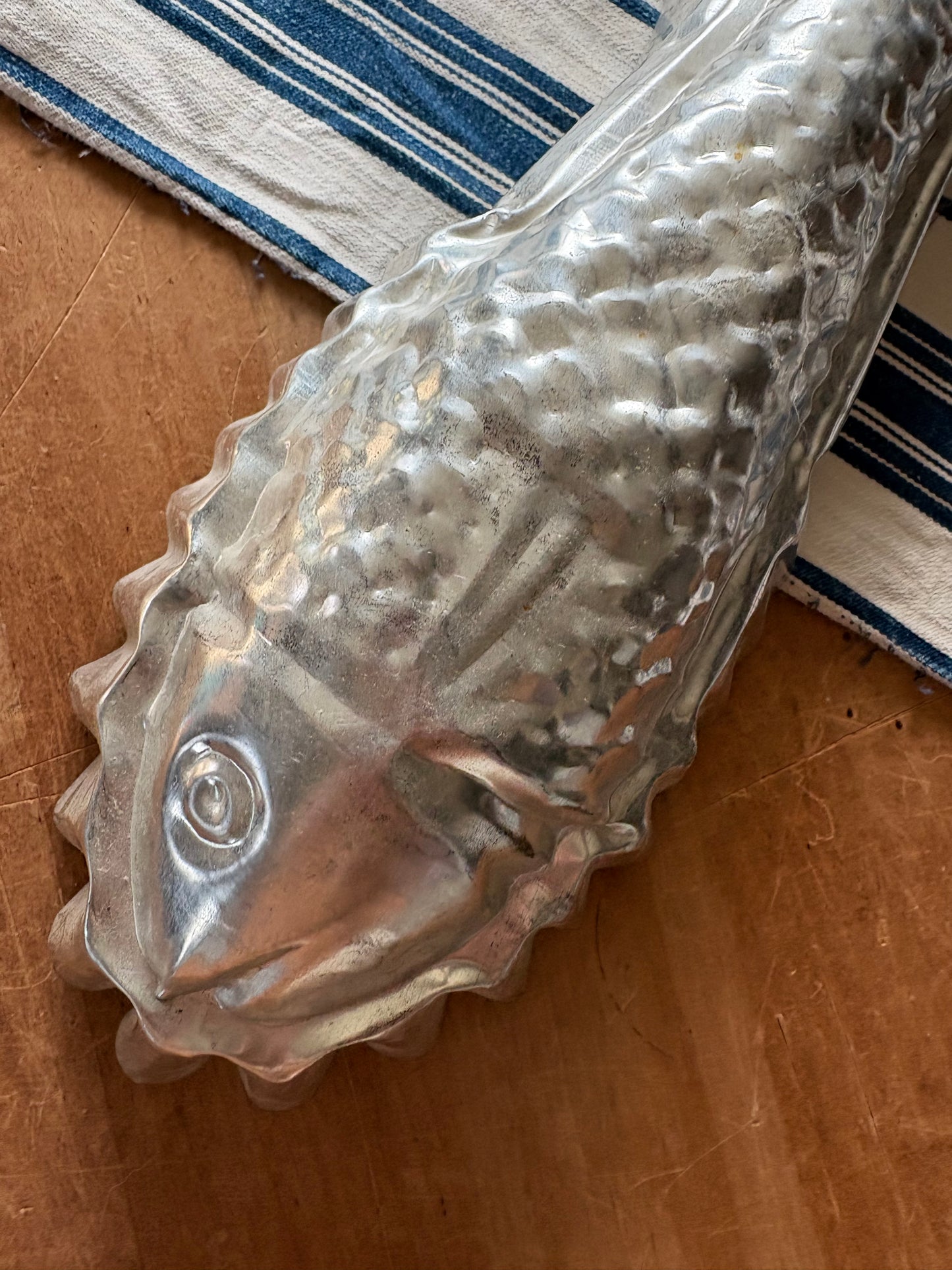 Vintage tin fish mold