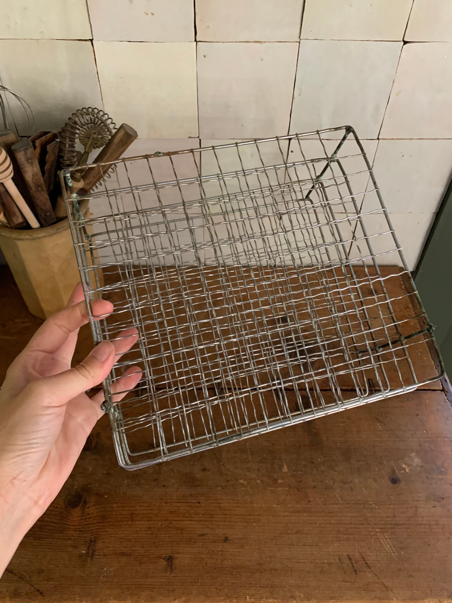 Vintage crinkle wire pie rack