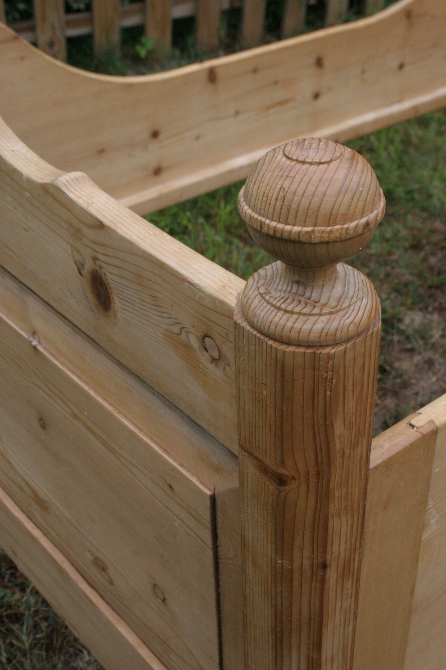 Antique English knotty pine sleigh bed | Twin