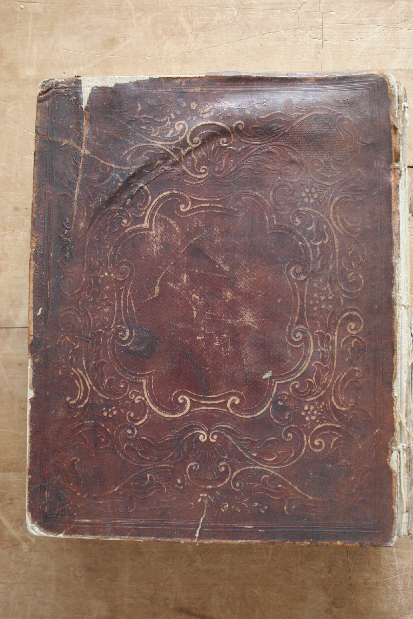 Antique family large Bible 1855 including apocrypha