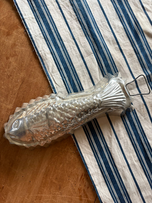 Vintage tin fish mold