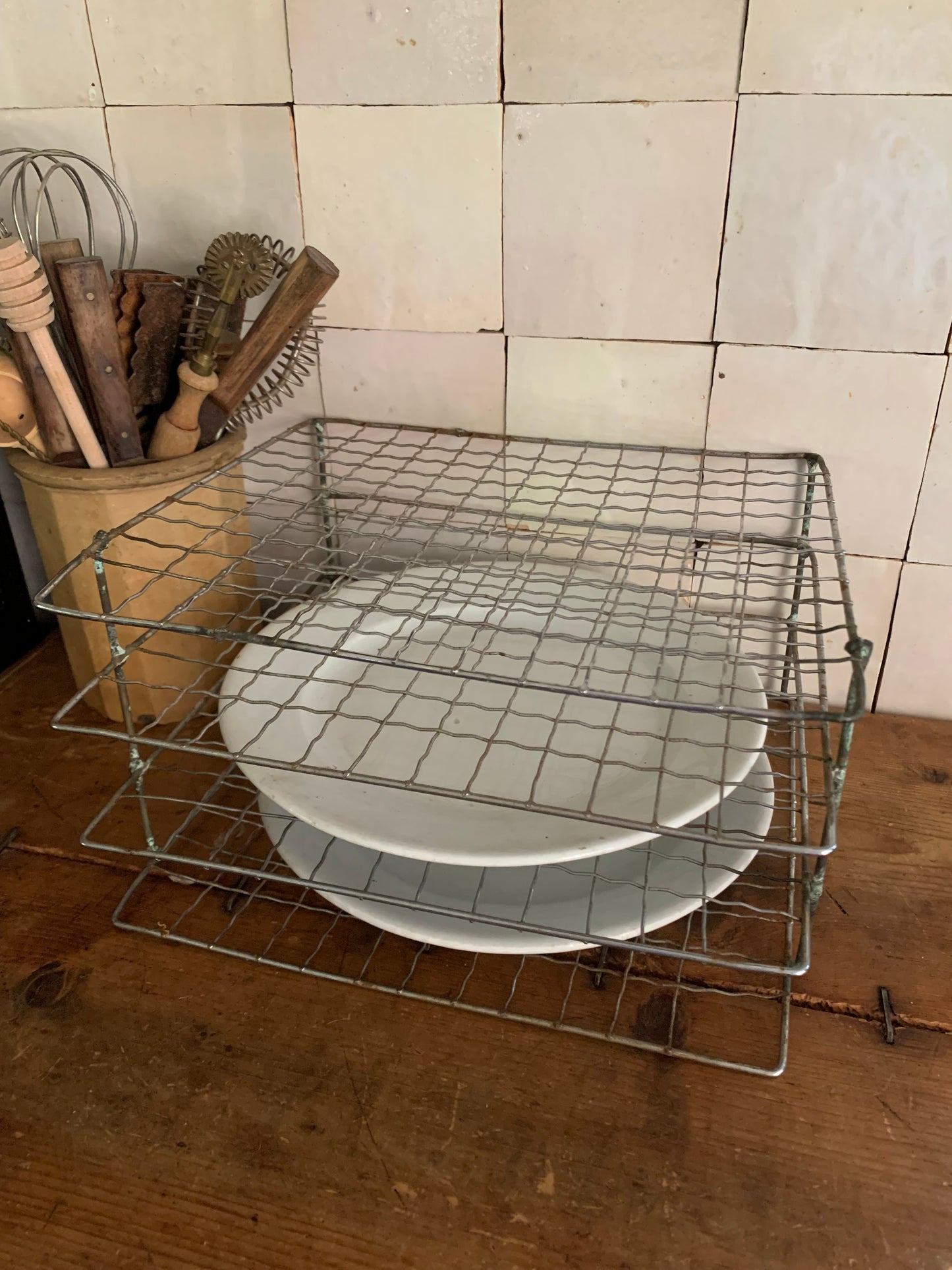 Vintage crinkle wire pie rack