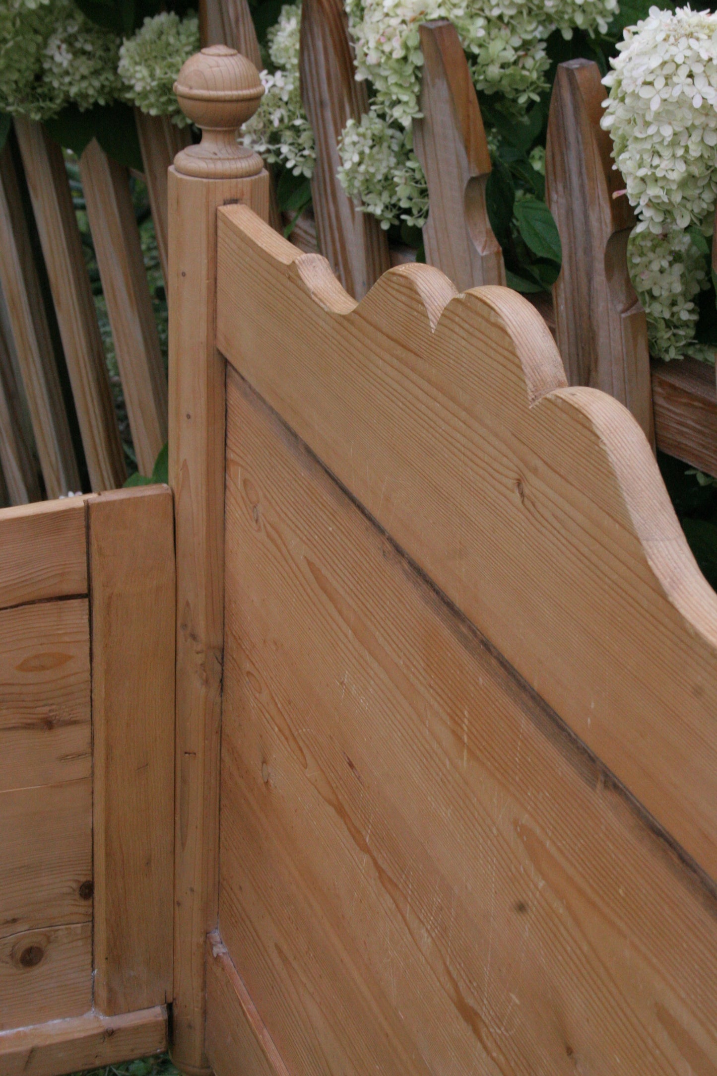 Antique English knotty pine sleigh bed | Twin