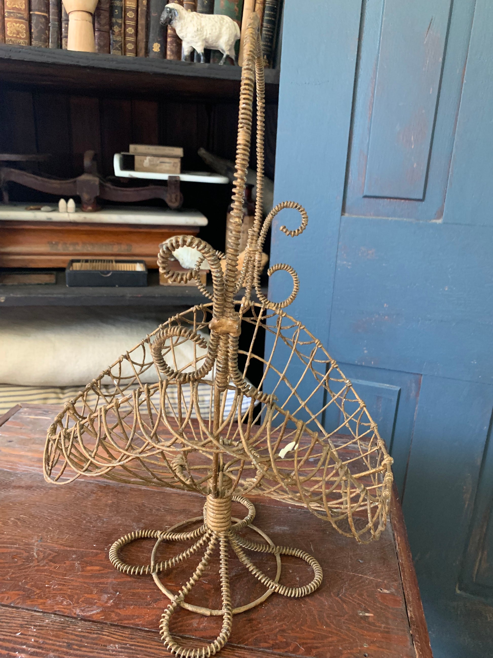 Vintage French wire basket – Flipping Vintage